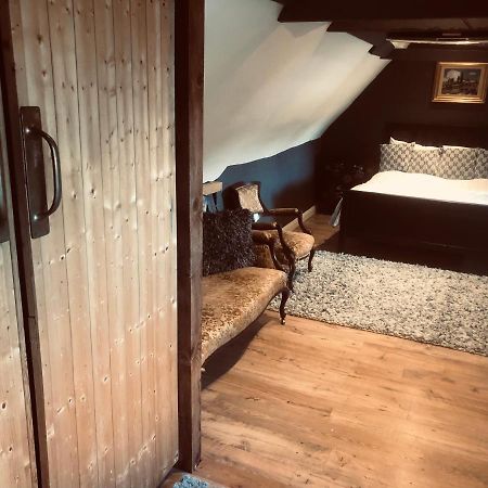 Tudor House - Double Room - Shared Bathroom Goff's Oak Ngoại thất bức ảnh